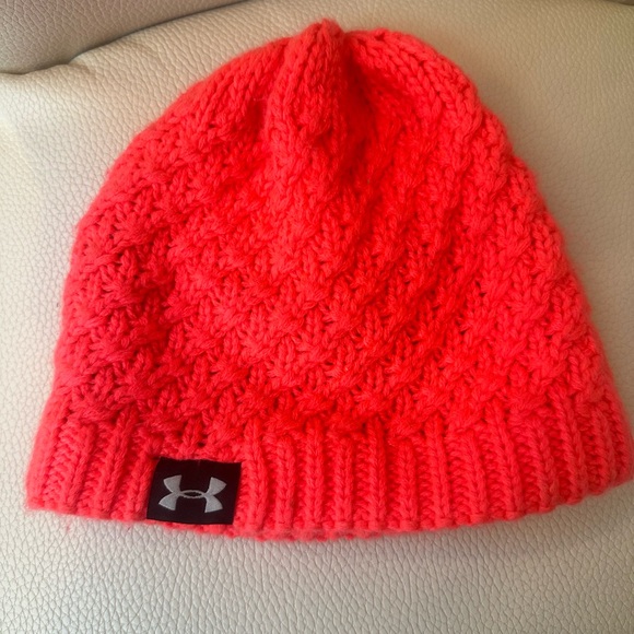 Under Armor NWOT Hot Pink w/ Gray fleece lining Knit Beanie Cap Hat Winter Warm - Picture 1 of 5